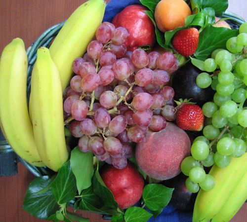 Obstkorb mit Bananen