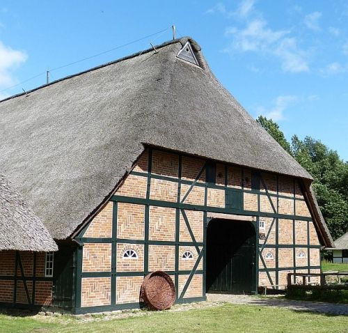 Gutshof mit Reetdach